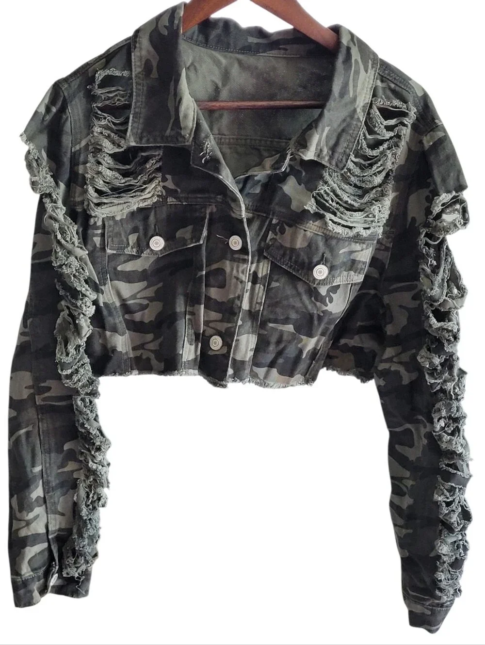 Shein Curve Women's 2XL Camouflage Jacket Green Cropped Front Frayed Distressed.